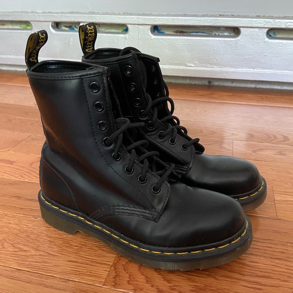 doc martens classic 1460
